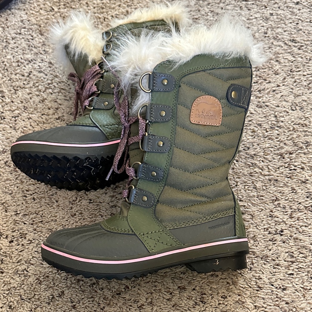 Sorel Olive Boots with Faux Fur